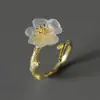 Anillo Abierto Original Thing in the Rain Flor de Plata Esterlina con Flores de Cristal Blanco Natural, Estilo Literario Hermoso y Fresco