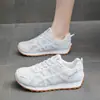 2026 Zapatos Casuales Transpirables para Mujer Versión Coreana Nueva, Estilo Estudiante Ins, Zapatos de Malla para Entrenamiento Alemanes para Mujer, Cómodos y Versátiles
