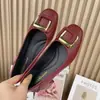Sapatos rasos de couro macio estilo francês para mulheres, sapatos versáteis de trabalho vintage de outono com bico quadrado, sapatos femininos de sola macia e resistentes ao desgaste
