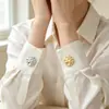 Nuevos gemelos metálicos plisados en forma de corazón para mujer, elegante accesorio para camisa con textura mate, gemelos para vestido en forma de corazón