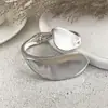 Pulseras metálicas de hoja cruzada europeas y americanas, brillantes y mate, pulseras estilo minimalista ins, joyería de diseño de nicho al por mayor