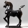 Adornos de caballo de cerámica al por mayor Tang sancai pequeño caballo rojo decoración del hogar artesanías caballo para el éxito caballo dragón verde cerámica cruda