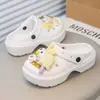 Pantuflas EVA de Verano para Exterior para Niños y Niñas Nuevas de Dibujos Animados Hollín Zapatos con Agujeros Suela Gruesa Antideslizantes Sandalias de Punta Cerrada de Moda