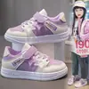 Zapatillas Blancas para Niños 2025 Primavera y Otoño Nuevo Estilo Zapatos Deportivos para Niñas con Superficie de Cuero y Suela Suave, Zapatillas Planas de Moda Tendencia