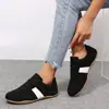 Zapatos casuales retro de gamuza para mujer, con bloques de color, nuevos, suela suave, con cordones, estilo Forrest Gump, versátiles 2026, transpirables y cómodos para el día a día.