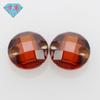 Gema Huagang de doble agujero, redonda, color rojo granada, doble superficie de tortuga, circón, piedra desnuda con superficie de celosía perforada, gema artificial de circonita cúbica