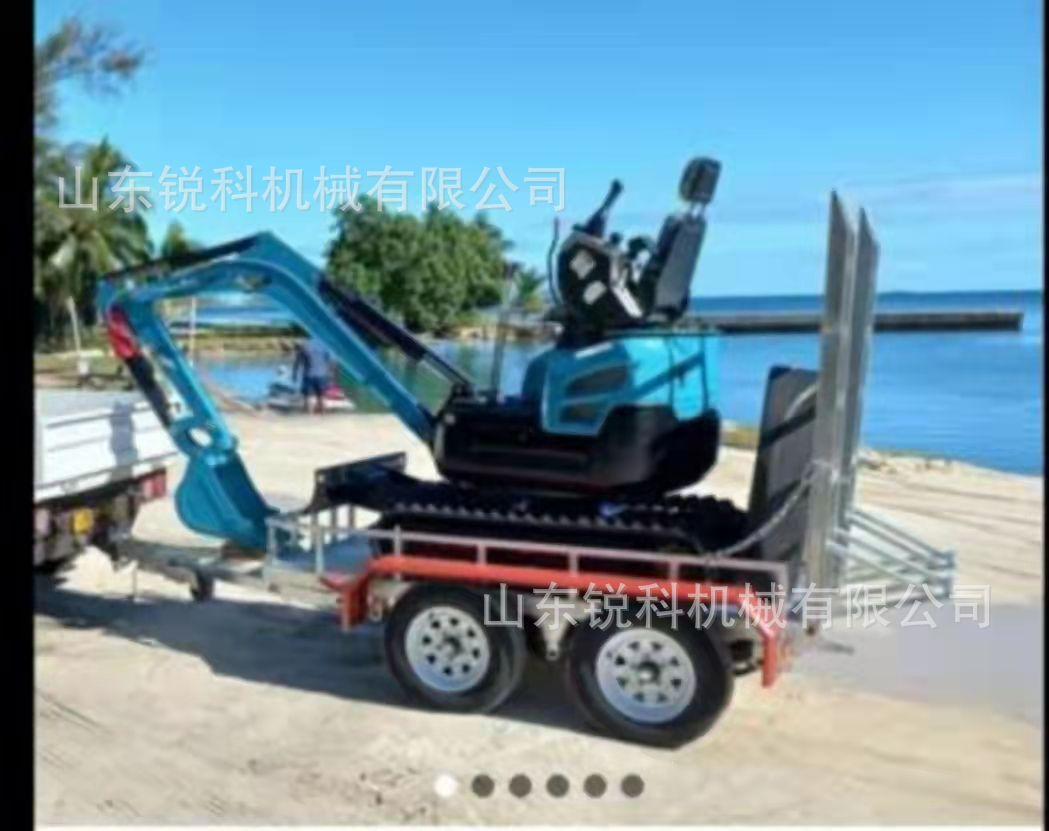 红色那款： 13600一台含税含包装出厂价。 不带红色的13