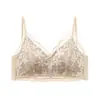 Lencería de encaje estilo francés para mujeres con poco busto, camisola push-up, sujetador sexy sin costuras y sin espalda anti-exposición
