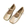 Sapatos Mary Jane femininos, nova coleção outono 2026, adequados para combinar com saias, mocassins elegantes de bico fino, sapatos de vovó de bico fino para mulheres