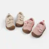 Sapatos Caminhantes para Bebê Menina 2026 Outono Desenho Animado Bolinhas Velcro Antiderrapante Respirável Leve Calçados Casuais Estilo Fofo