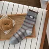 Meias femininas marrons para outono e inverno com laços, meias de cano médio doces e fofas, meias de algodão sem costura, meias largas estilo Maillard para primavera e outono