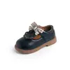Sapatos Femininos Sapatos de Princesa 2025 Primavera e Outono Novos Sapatos Pequenos de Couro Infantis Laço Doce Menina Pequena Sola Macia Sapatos Tipo Feijão