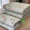 Corea del Sur Algodón de Ganso Cubierta de Cama Juego de Tres Piezas Lavable a Máquina Algodón de Doble Cara Acolchado Sábana de Cama Acolchada Manta Universal para Todas las Estaciones