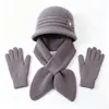 Conjunto de três peças para mãe para outono e inverno: novo chapéu de tricô floral com pelo de coelho, cachecol e luvas para aquecimento e proteção das orelhas
