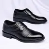 Sapatos Masculinos de Couro com Solado de Borracha de Alta Qualidade Transfronteiriços Sapatos de Couro Masculinos de Negócios Sapatos de Couro Formais Casuais Com Cadarço Estilo Britânico Casamento