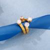 Anillo abierto de acero inoxidable en oro de 18 quilates con 4 diamantes estilo INS de moda europea y americana, anillo de lujo ligero para mujer