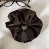 Scrunchie de Cetim com Estampa de Leopardo Coreana Moda Versátil Estiloso Acessório de Cabelo para Rabo de Cavalo Baixo Elástico de Cabelo