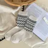 Meias Retrô Fair Isle para Mulheres Meias de Cano Médio Meias Grossas Quentes de Pelo Outono e Inverno Meias Literárias