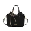 Bolsa de mão feminina transfronteiriça, novo estilo versátil, bolsa tipo saco para o dia a dia, bolsa tote de ombro de grande capacidade, bolsa feminina