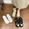 Zapatos de EVA Ligeros de Moda con Dibujos Animados Lindos de Doble Propósito para Mujer, Antideslizantes y Resistentes al Desgaste, Zuecos de Nuevo Estilo 2026