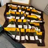 Bufanda de Seda Simple, Elegante y a la Moda, Lujo Ligero de Alta Gama, Versátil Pañuelo Cuadrado 100% Seda de Morera, Regalo de Vacaciones para Mujeres, Accesorio