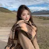 Cachecol de Outono e Inverno Estilo Coreano Atmosfera de Alto Padrão para Mulheres, Cachecol Quente Espessado Escovado Versátil para Homens Estudantes Casais, Novo Estilo