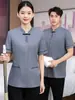 Uniformes de limpieza de manga corta, ropa de trabajo estampada con logo bordado, hotel, casa de huéspedes, personal de limpieza, personal de limpieza de propiedades, ropa de trabajo con cuello mao para verano