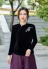 Ropa de mujer de estilo chino nuevo, terciopelo de seda, bordado tradicional, adornos de cuentas, blusa cheongsam de cuello alto, camisa base vintage