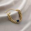 Pulseira Yunyao Inoxidável Mais Vendida Internacionalmente em Aço Titânio para Mulheres com Trevo de Cinco Folhas e Incrustação de Diamante, Personalidade Estilo Ins, Galvanoplastia a Vácuo 18K