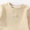 Camiseta de manga larga para bebé e infante con dobladillo de cuadros de malla, nueva base versátil elegante casual de otoño para niñas