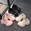 Zapatos Flyknit para niños Tendencia 2024 Primavera Nuevo Estilo Coreano Niños Zapatillas de Malla Transpirables Niñas Zapatos para Correr de Suela Blanda