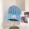 Gorro de Lana de Moda con Letra Parche para Mujer Invierno Nuevo a Prueba de Frío Cálido Gorro de Tejer Versátil Casual Protección para los Oídos Gorro de Punto