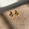 Pendientes Pequeños de Corazón de Zirconia Nuevo Estilo Caliente 2025 Pendientes de Gama Alta Pendientes de Lujo Accesibles Pinzas para Orejas Sin Agujero para Mujer