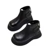 Botines cortos de cuero suave con suela gruesa para mujer, nuevo estilo otoño e invierno 2026, suela con plataforma en la puntera grande, versátiles retro, botas con forro de felpa para mujeres petite