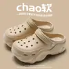 Sapatos Croc Femininos de Verão para Usar por Cima com Solado Grosso Nova Moda 2024 Sandálias e Chinelos de Dedo para Praia e Litoral para Mulheres
