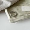Como al principio del anillo de pareja hombres y mujeres un par de nicho simple moda anillo abierto personalidad marea viento frío textura anillo