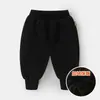 Pantalones de forro polar para niños para otoño e invierno, engrosados para ropa exterior de invierno para niños, pantalones de chándal de forro polar integrados para niñas y niños pequeños