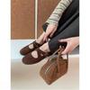 Usa un par de Zapatos Mary Jane de Tira Cruzada de Aspecto Elegante y Zapatos de Ballet de Suela Suave Usados por Blogueros