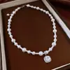 Collar de Perlas con Incrustaciones de Pedrería Multicapa Apilable Estilo Retro de Corte Lujo Ligero Sensación de Alta Gama Cadena para Clavícula Accesorio de Moda Versátil para Mujeres