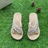 Chinelos estilo étnico feitos à mão para mulheres, calçados de verão para uso externo, sandálias para viagem e férias em Xishuangbanna, Yunnan