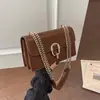 Bolsa quadrada pequena para mulheres, nova versão coreana da moda 2026, bolsa versátil de ombro e transversal, elegante e fashion, cor sólida