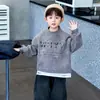 Sudadera de cuello medio para niño, otoño e invierno, con felpa, nuevo estilo 2026, capa interior cálida para niños, camiseta interior de terciopelo integrada