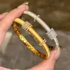 Pulsera de círculo completo de tiempo de ejecución de industria pesada, nicho, personalidad única, sentido avanzado, luz, lujo
