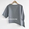 Série Plissada Estilo Miyake Japonês e Coreano Manga Curta Feminino Estilo Urbano Slim Fit Top Alta Qualidade Tt Meia Manga