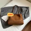 Bolsa Grande Capacidade Transfronteiriça Feminina 2025 Nova High-End Retro Ombro Outono e Inverno Versátil Bolsa de Ombro Feminina