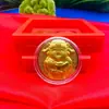 Año del Caballo Hoja de Oro Imitación Dios de la Riqueza Sobre Rojo Versión Q de Dibujos Animados Dios de la Riqueza Moneda Conmemorativa Sobre Rojo Imitación Oro Regalo de Año Nuevo