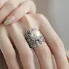 Anillo de Banda de Dedo Retro Estilo Chino Nuevo Grabado Patrón de Hierba Dinastía Tang Escudo Perla Abierto Ajustable Diseño de Nicho Moda