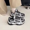 Nuevos zapatos de moda tipo "dad shoes" de suela gruesa 2026, zapatillas deportivas transpirables de malla para mujer, otoño súper populares, cómodos zapatos casuales para correr