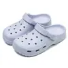 Zuecos de Eva Modelo Nuevo 2026 Personalizables en Lotes Pequeños con Patrones de Logo, Accesorios Pintados con Goteo DIY y Pantuflas Personalizadas