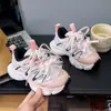 Zapatos Infantiles 2026 Primavera y Verano Nuevos Tenis de Encaje con Dibujos de Gato Kt para Niñas, Versátiles de Moda, Malla Simple, Zapatos de Papá